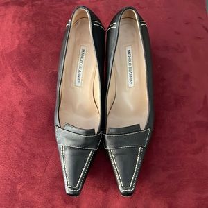 Manolo Blahnik preowned black with white shoes Size 38